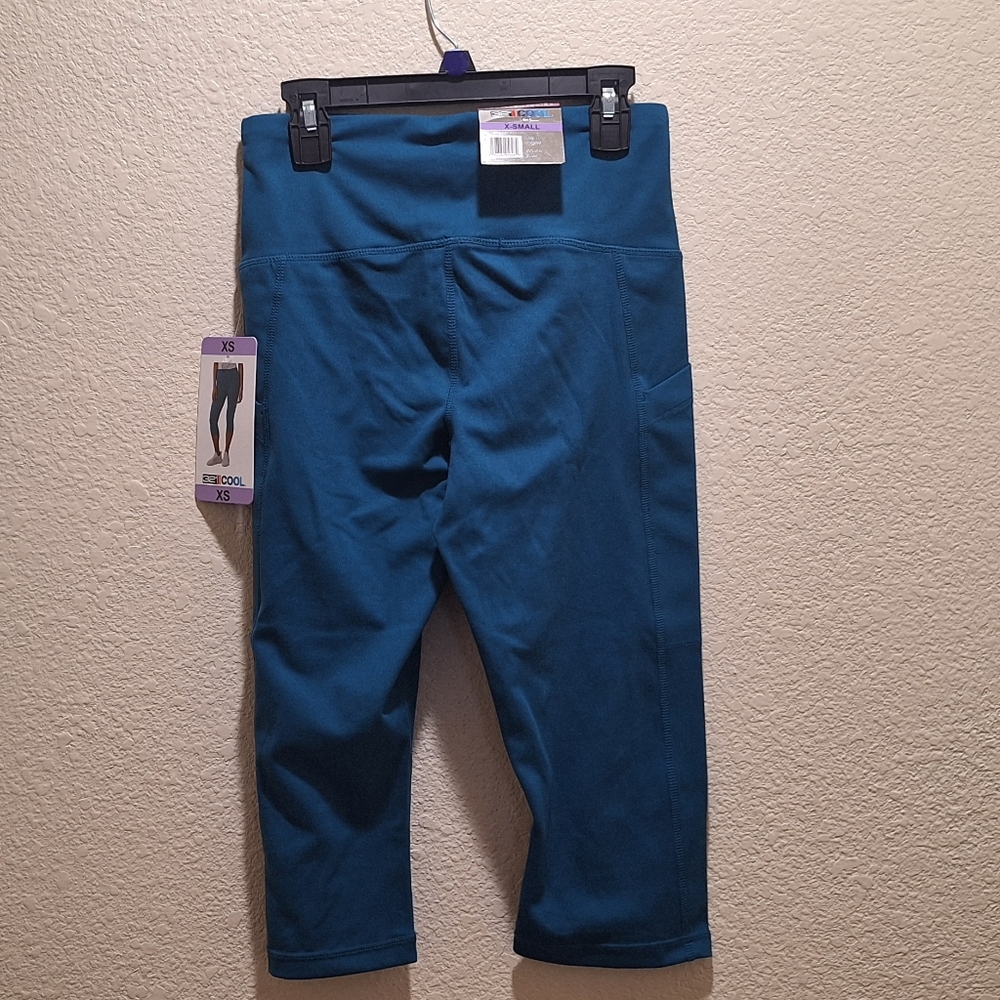 32 Degrees Women’s Cropped Tight - Picture 6 of 6